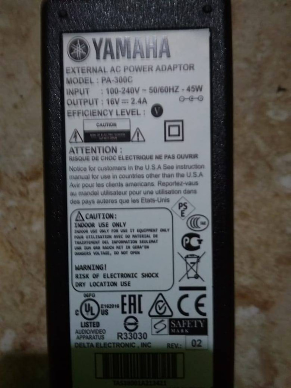 NEW Yamaha S550 PA-300C PSR-500 ac adapter for PSR-S650 S950 keyboard power supply 16V 2.4A 6.3mm x 3.0mm